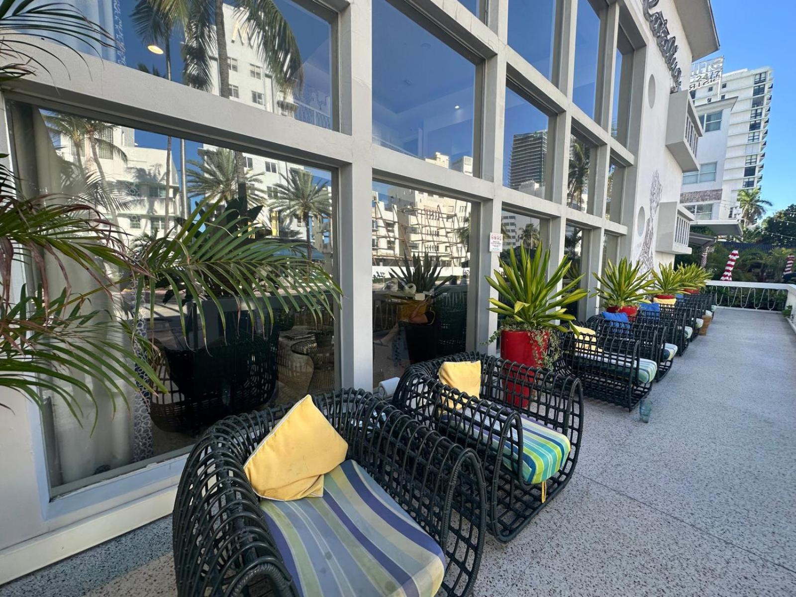 Maxine'S Dorset Catalina Hotel - Miami Beach — Photos 3